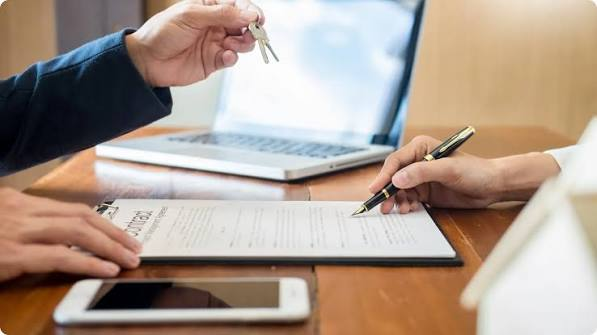 10 Best AI Lease Abstracting Tools for Real Estate Managers